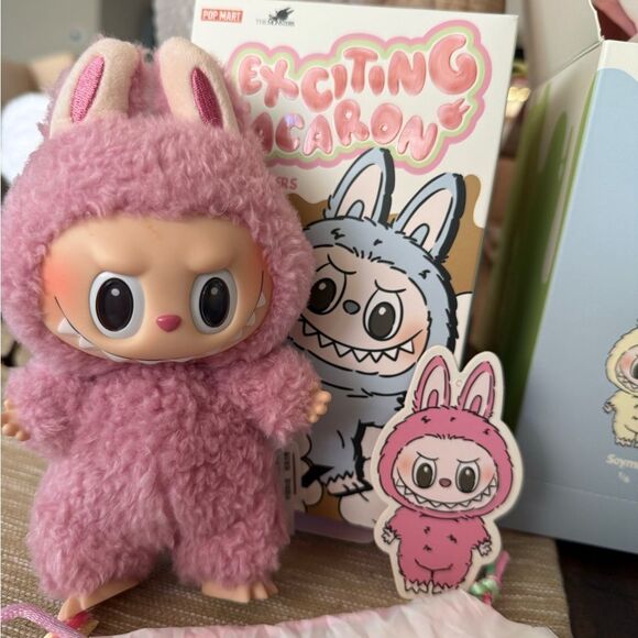 LABUBU Authentic “Macaron” Lynchee Berry Brand New - Picture 1 of 5